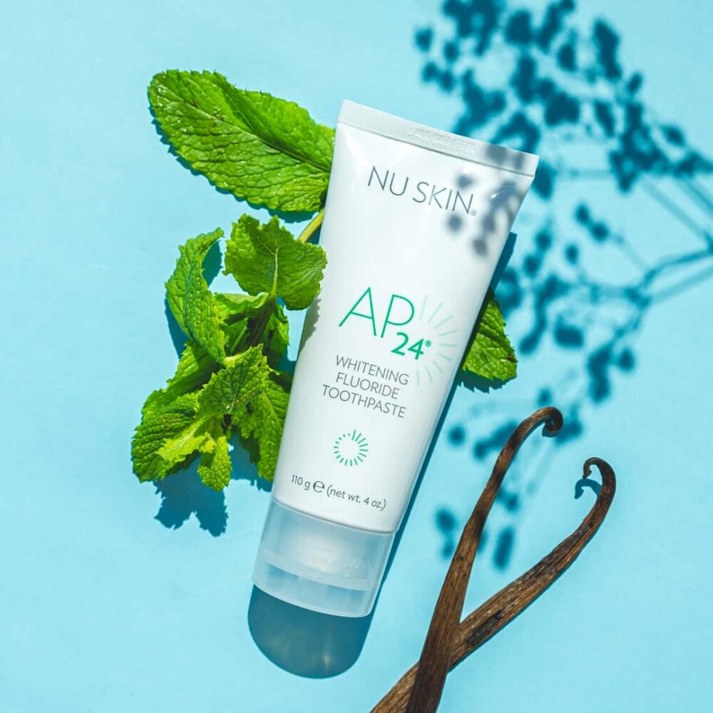 AP-24 Whitening Fluoride Zahnpasta